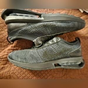 Mens Nike Air Maxx Fkynit Size 14. Brand New Without Box.